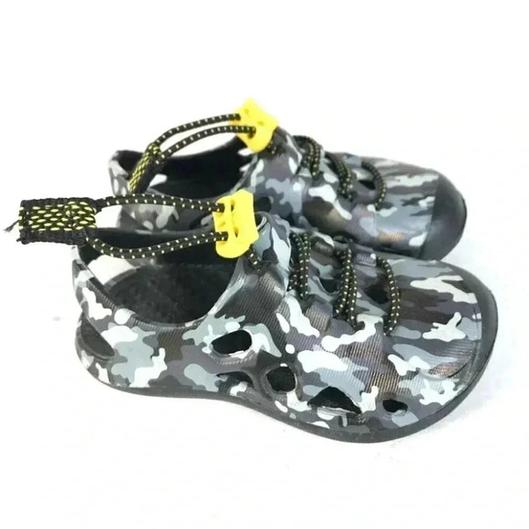 Boy water shoes size  5-6 - Picture 5 of 7